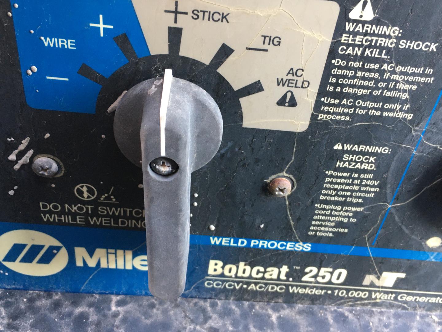 ./imagenes/INVOICE/2019/14962/SOLDADORA MILLER BOBCAT 250 (15).JPG